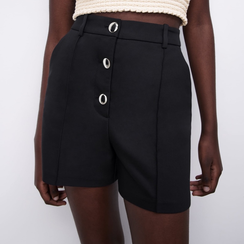 Zara high waisted button shorts size xs